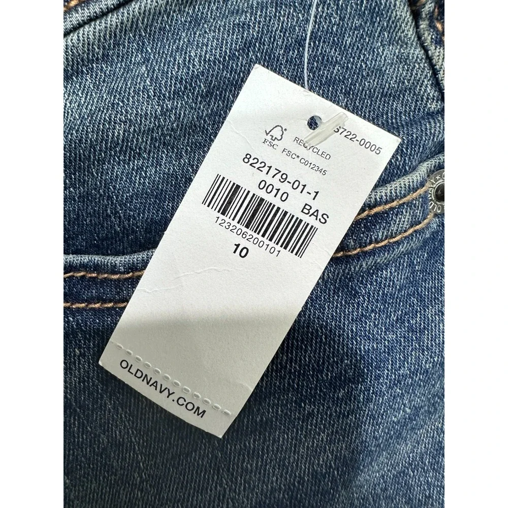 Old Navy comes from